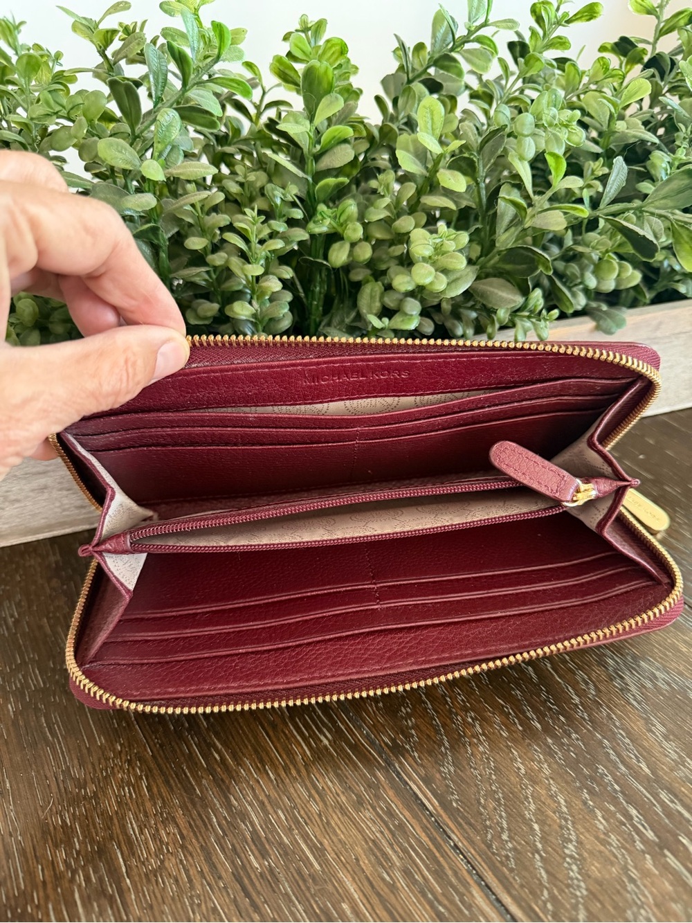 Michael Kors Burgundy Jet Set Continental Zip-Around Leather Wallet Large - Picture 4 of 5